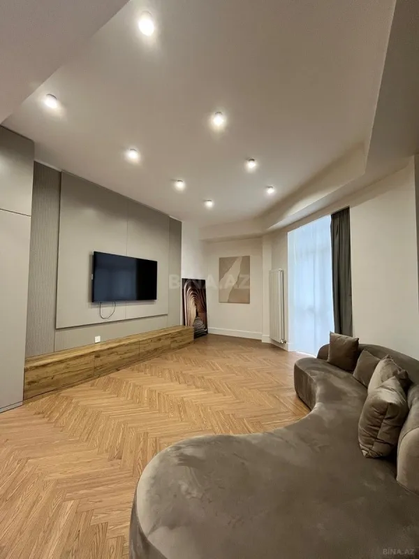 Kirayə verilir 3 otaqlı mənzil 120 m²