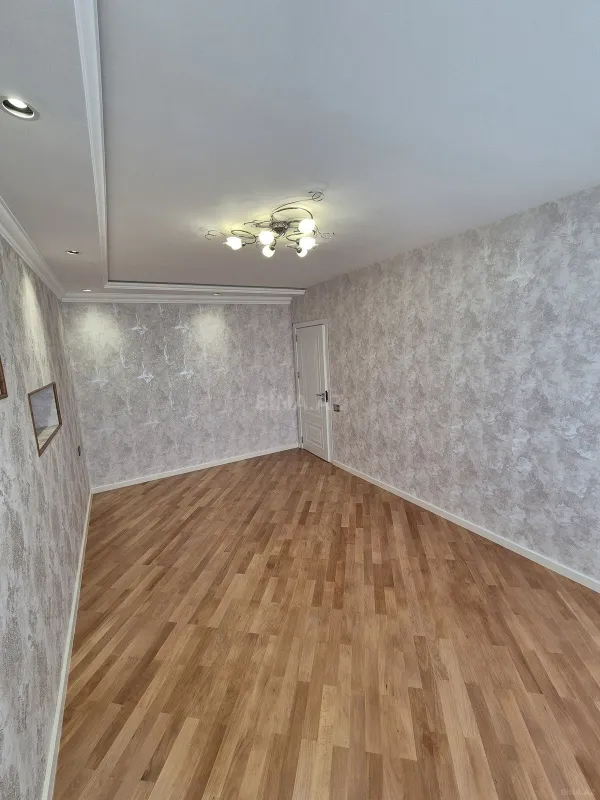 Satılır 4 otaqlı mənzil 80 m²