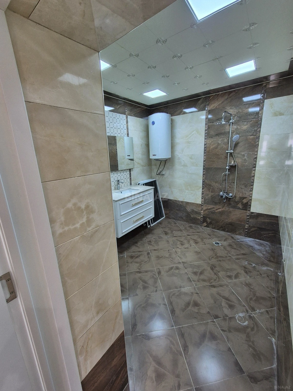 Satılır 4 otaqlı mənzil 80 m²