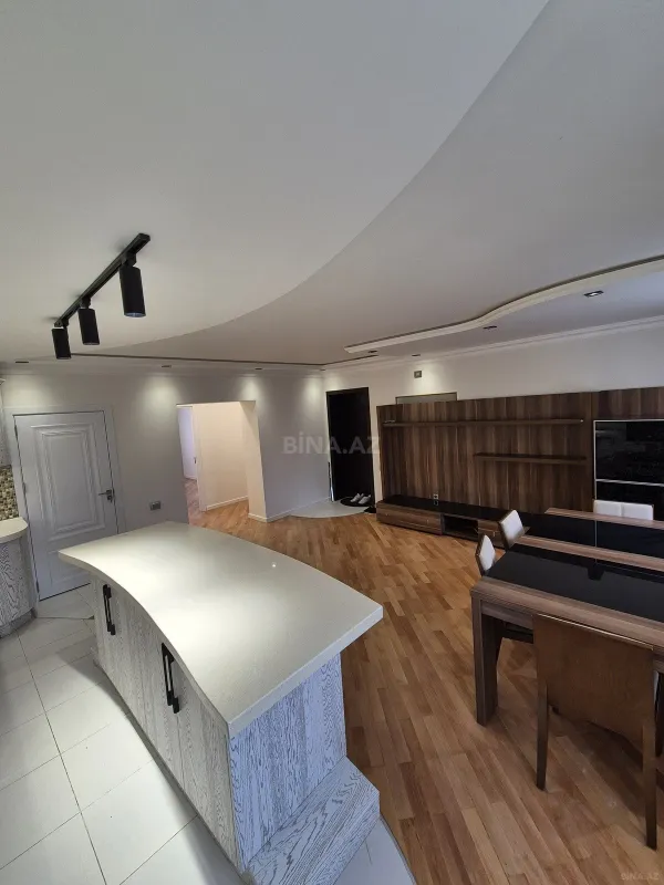 Satılır 4 otaqlı mənzil 80 m²