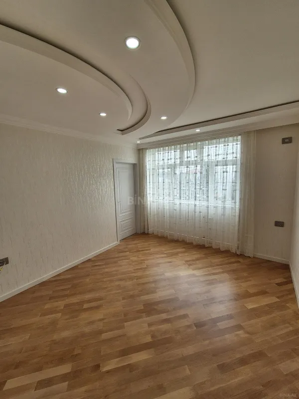Satılır 4 otaqlı mənzil 80 m²