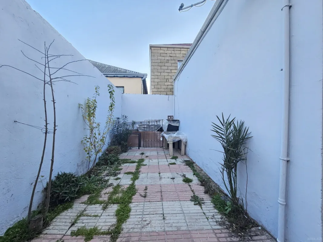 Satılır 2 otaqlı həyət evi 70 m²