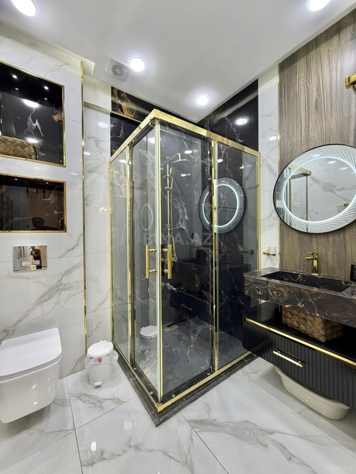 Satılır 3 otaqlı mənzil 137 m²