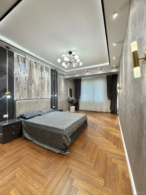 Satılır 3 otaqlı mənzil 137 m²
