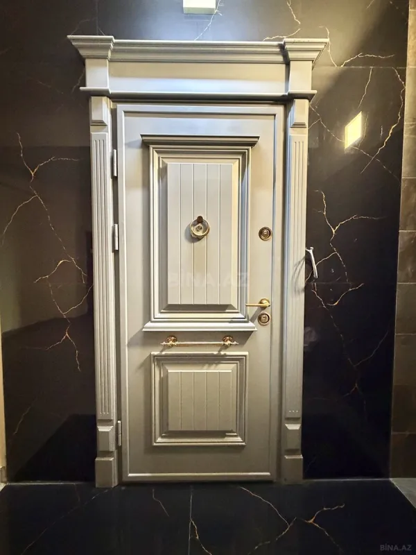 Satılır 3 otaqlı mənzil 107 m²