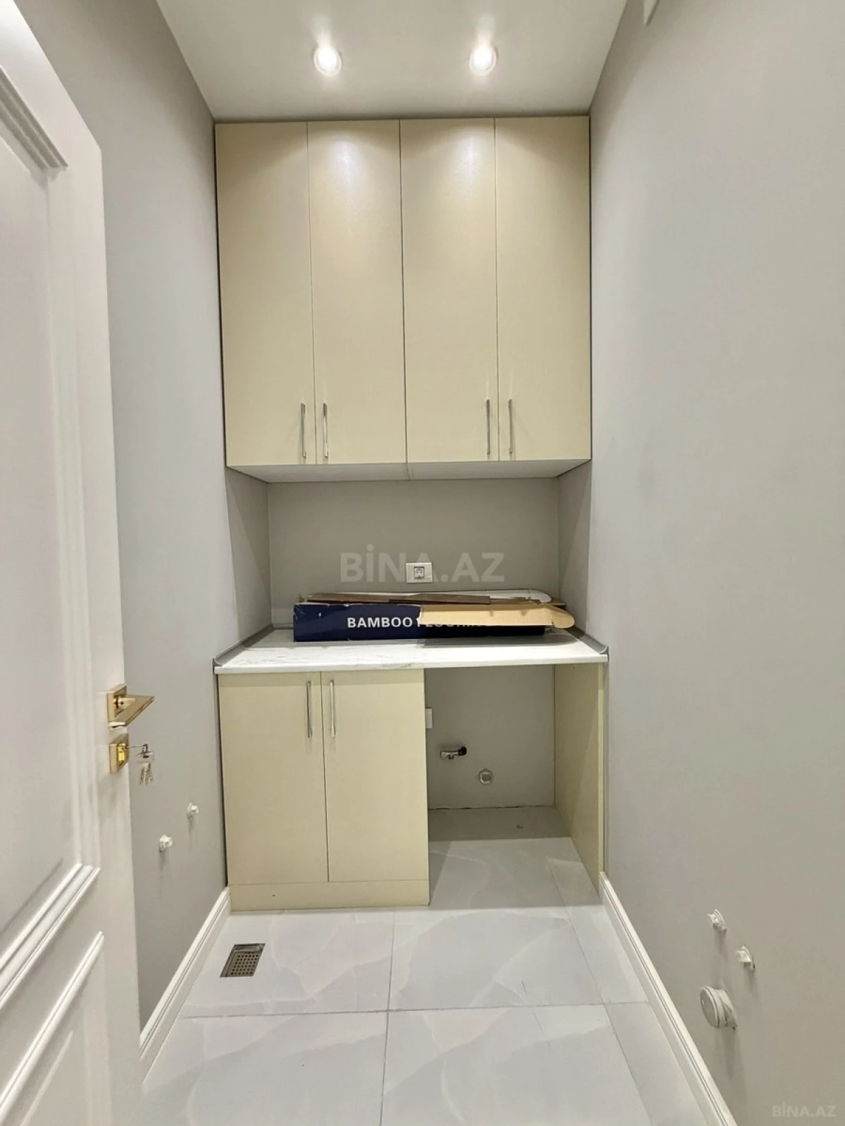 Satılır 3 otaqlı mənzil 107 m²