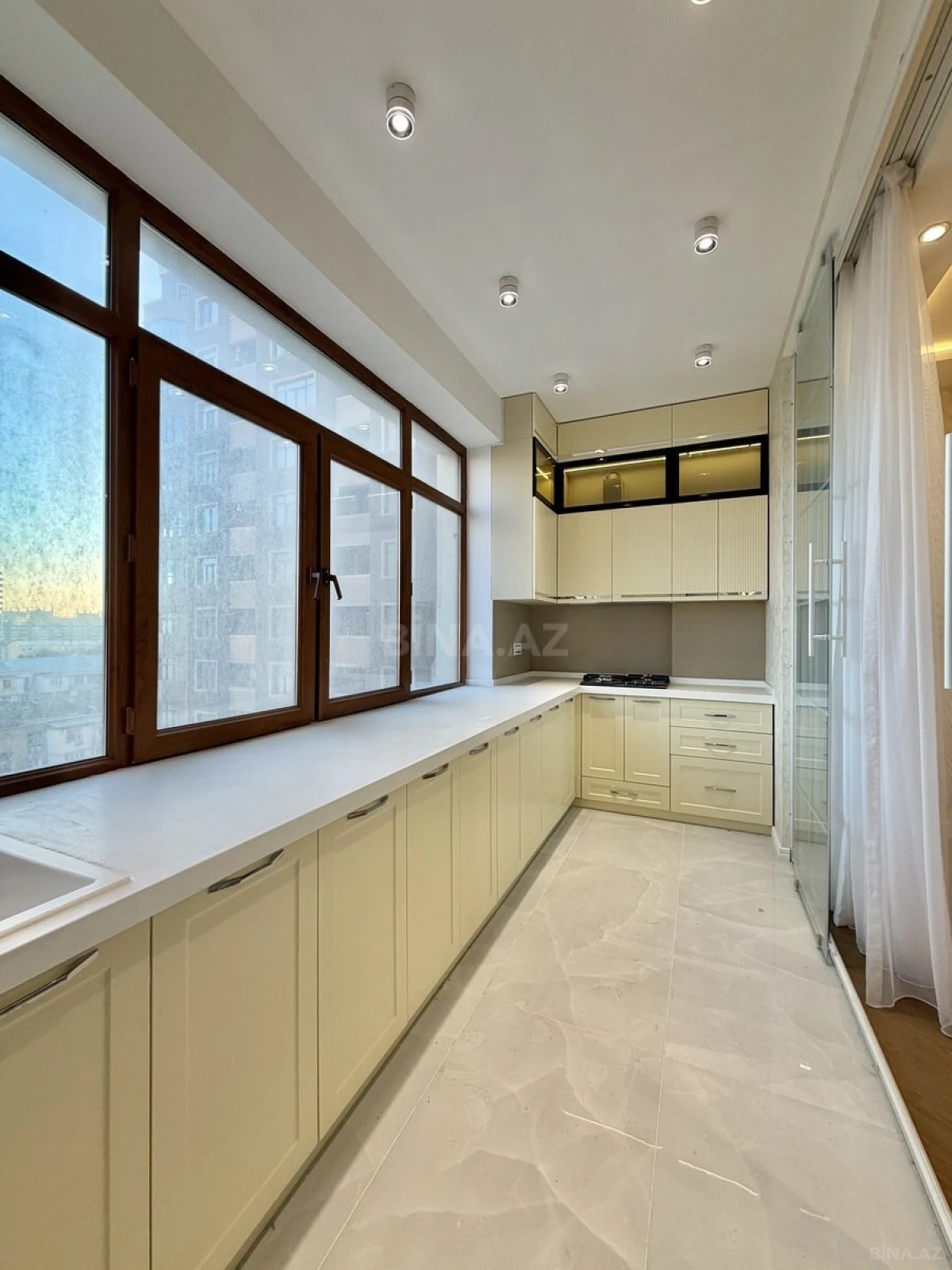 Satılır 3 otaqlı mənzil 107 m²