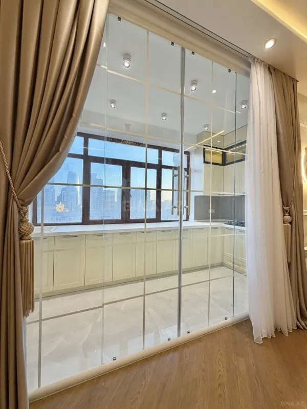 Satılır 3 otaqlı mənzil 107 m²
