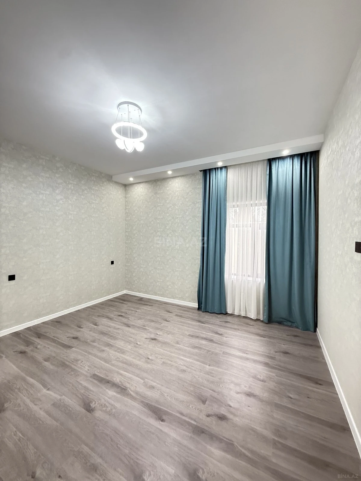 Satılır 4 otaqlı həyət evi 140 m²