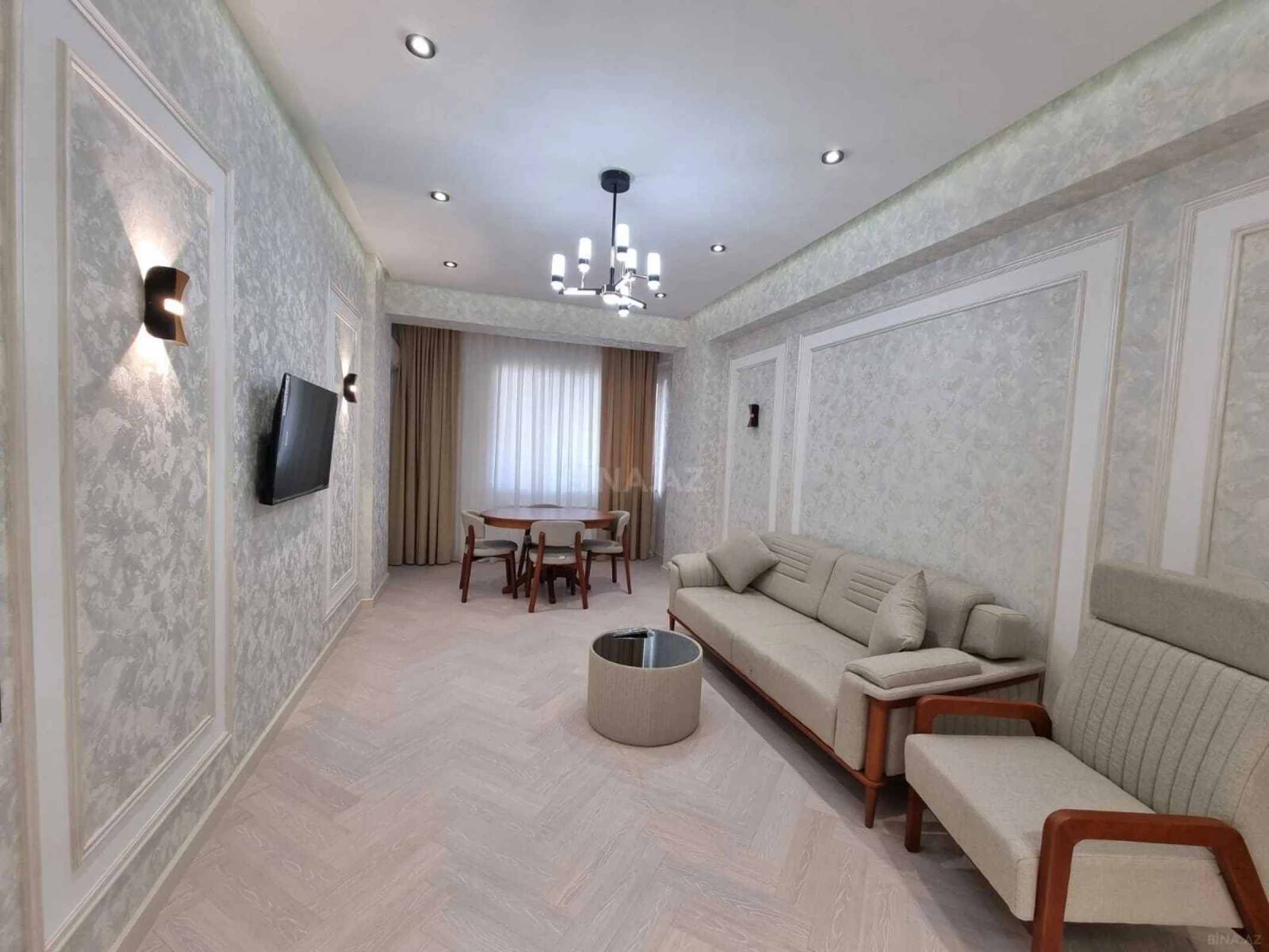 Kirayə verilir 2 otaqlı mənzil 67 m²