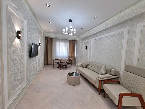 Kirayə verilir 2 otaqlı mənzil 67 m²
