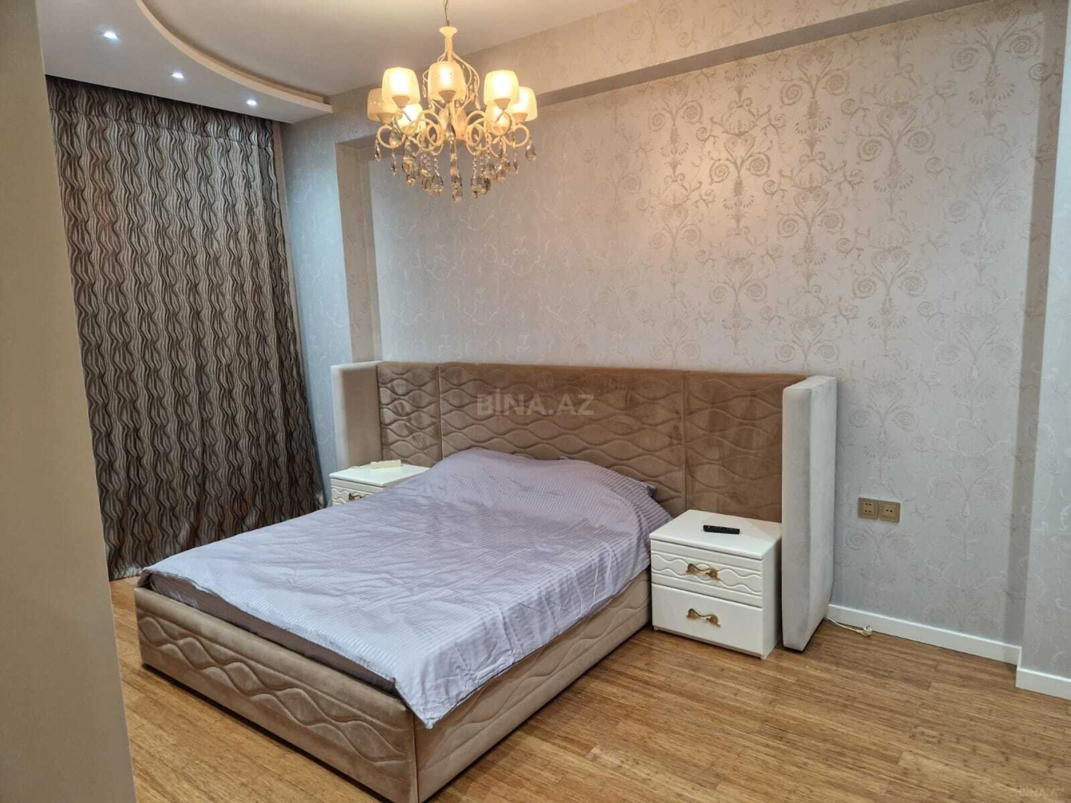Kirayə verilir 4 otaqlı mənzil 180 m²