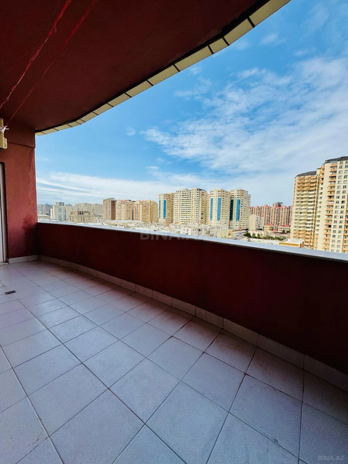 Satılır 3 otaqlı mənzil 125 m²