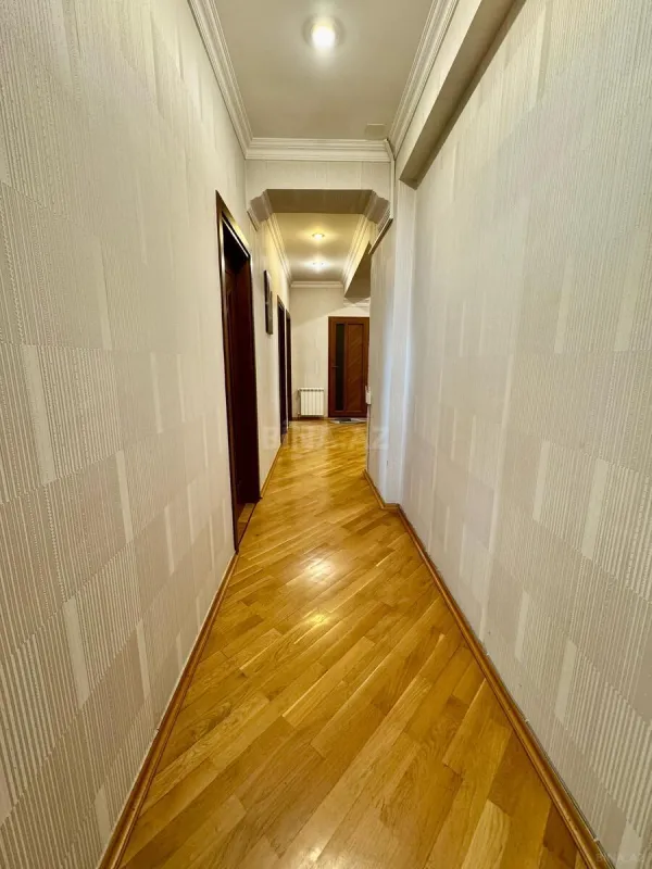Satılır 3 otaqlı mənzil 125 m²