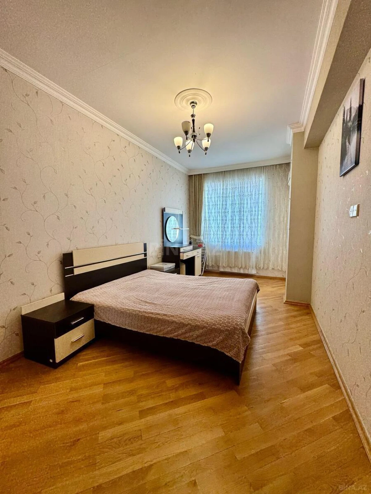 Satılır 3 otaqlı mənzil 125 m²