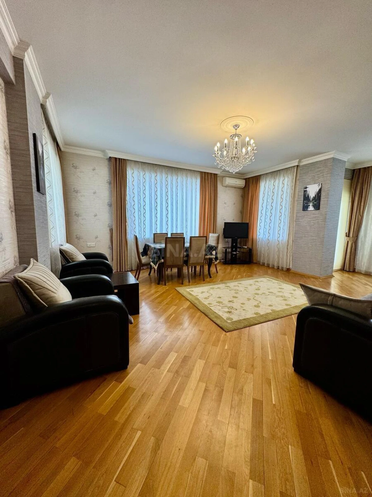 Satılır 3 otaqlı mənzil 125 m²