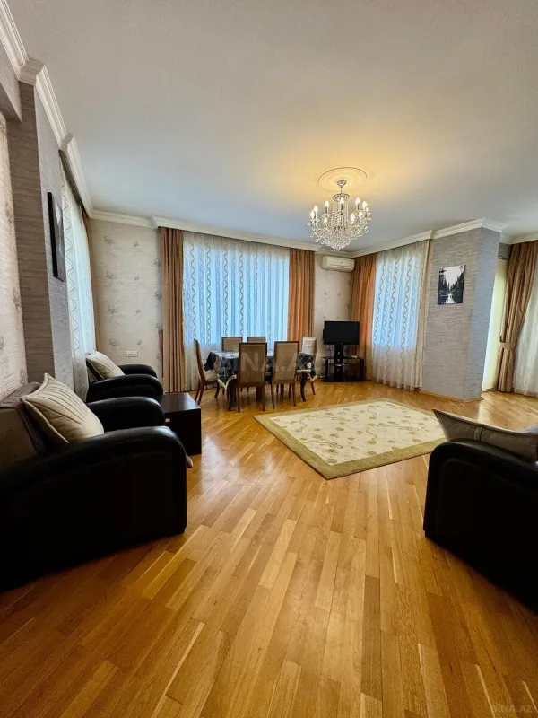 Satılır 3 otaqlı mənzil 125 m²