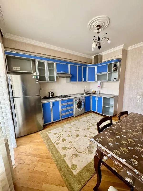 Satılır 3 otaqlı mənzil 125 m²