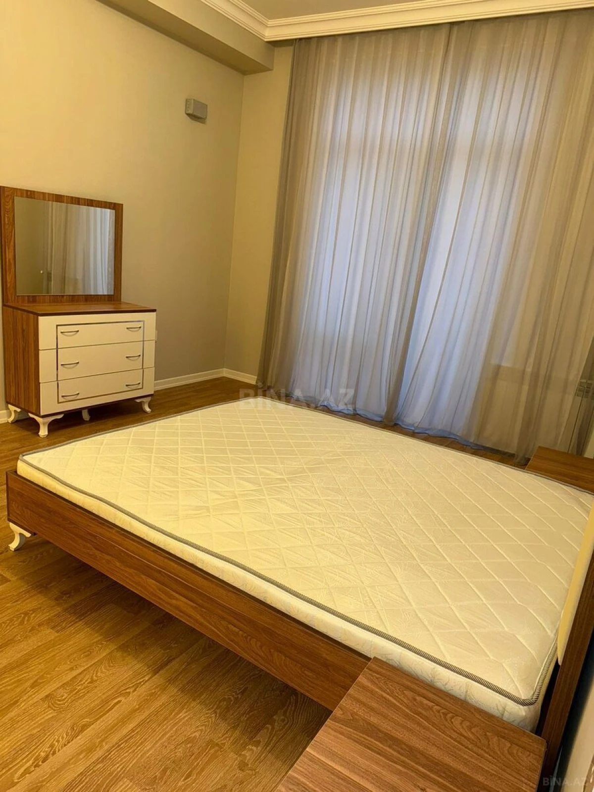 Kirayə verilir 2 otaqlı mənzil 100 m²