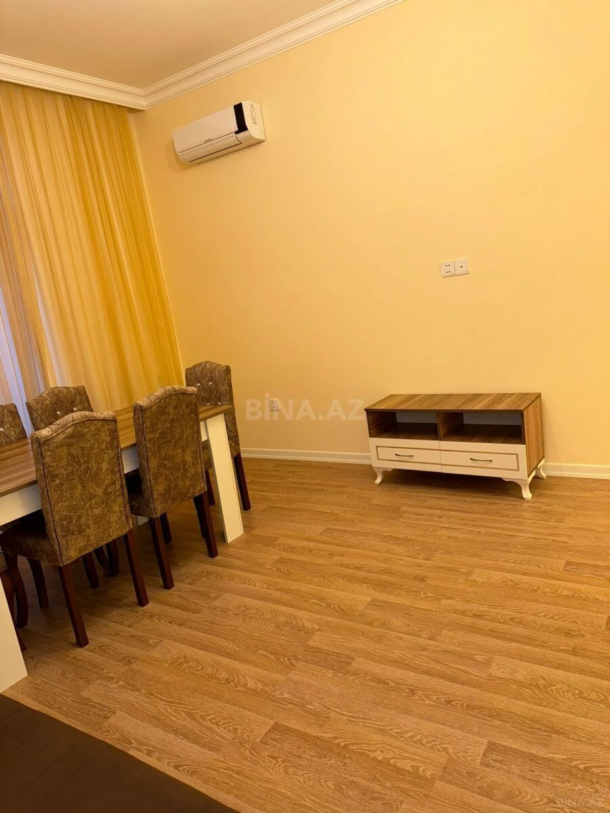 Kirayə verilir 2 otaqlı mənzil 100 m²
