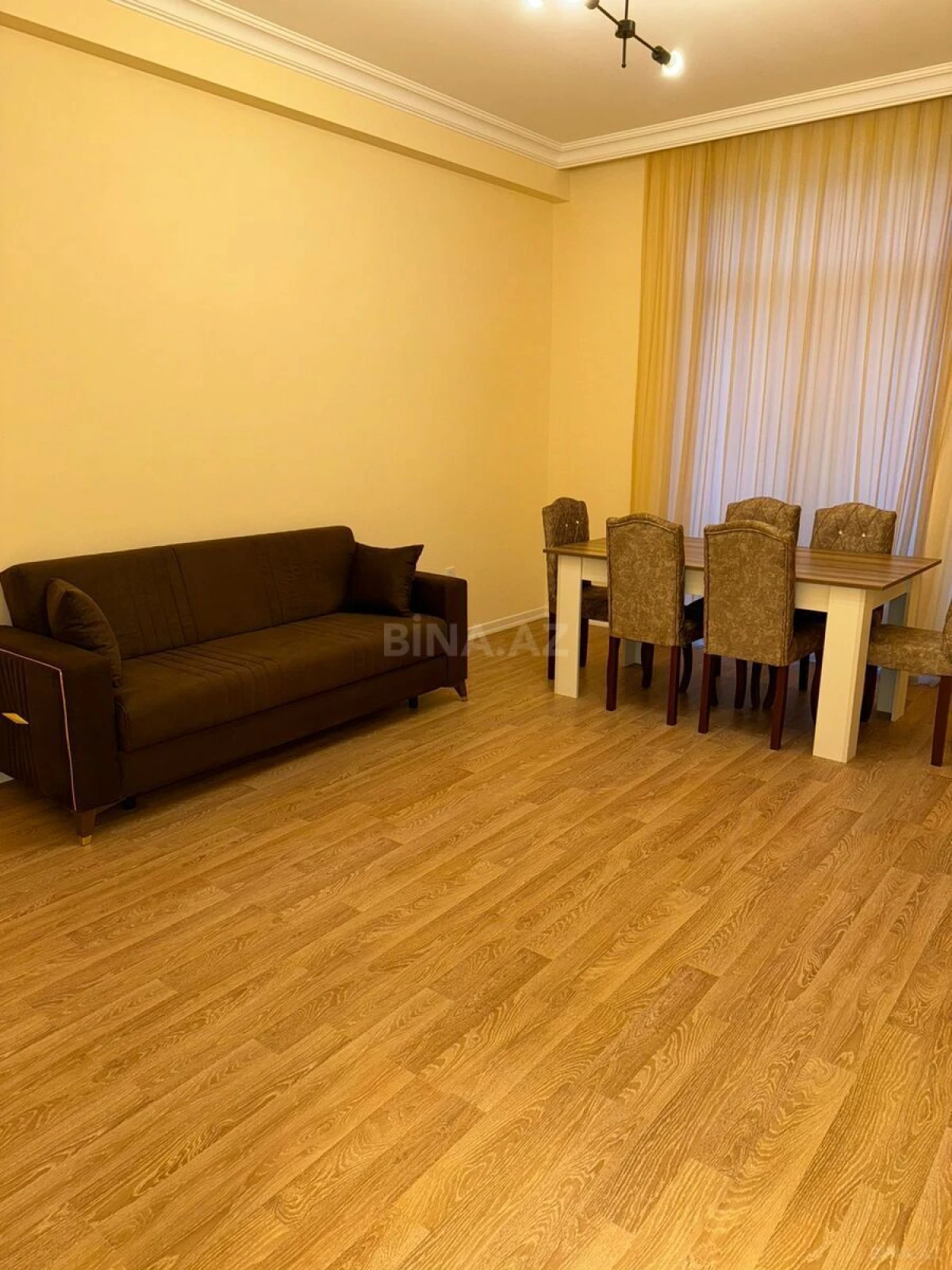 Kirayə verilir 2 otaqlı mənzil 100 m²