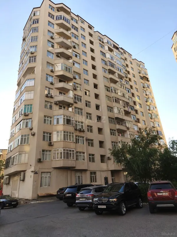 Satılır 3 otaqlı mənzil 108 m²