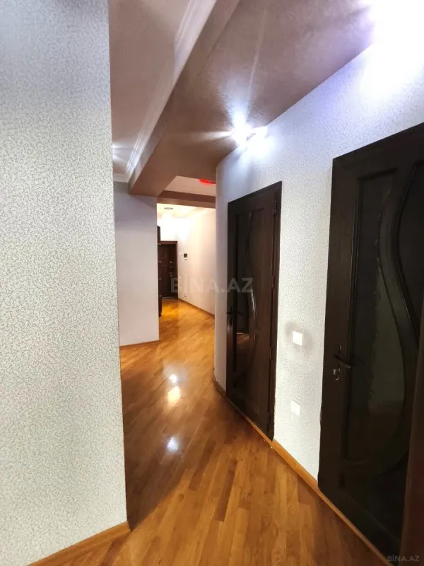 Satılır 3 otaqlı mənzil 108 m²