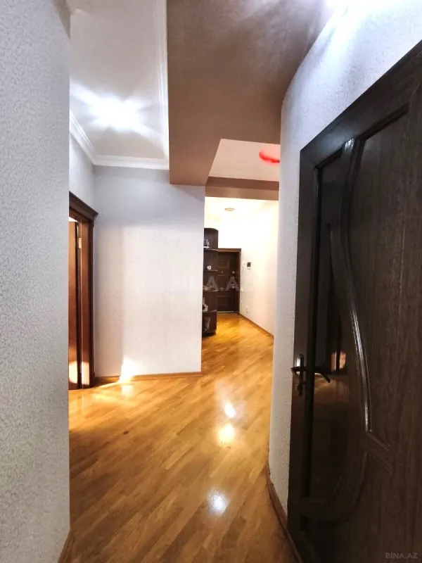 Satılır 3 otaqlı mənzil 108 m²