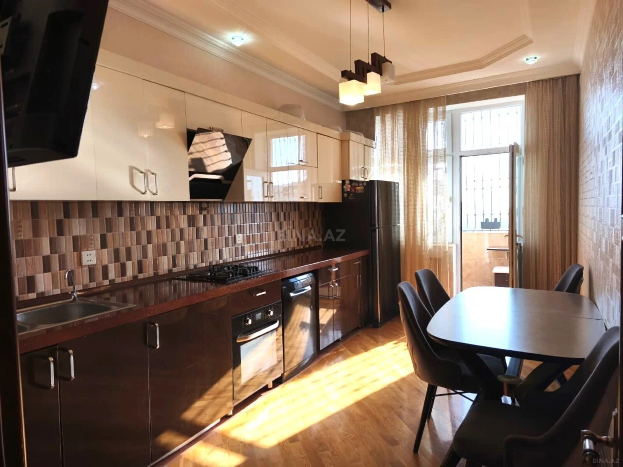 Satılır 3 otaqlı mənzil 108 m²
