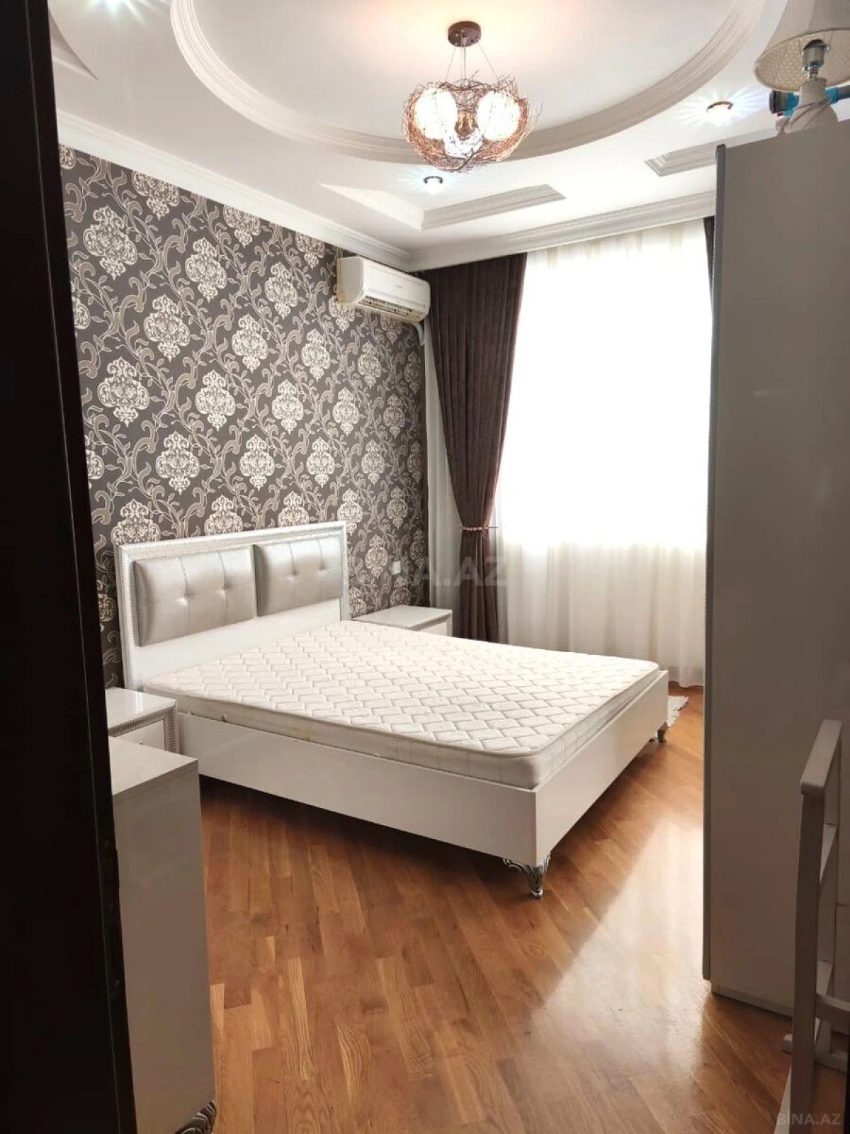 Satılır 3 otaqlı mənzil 108 m²