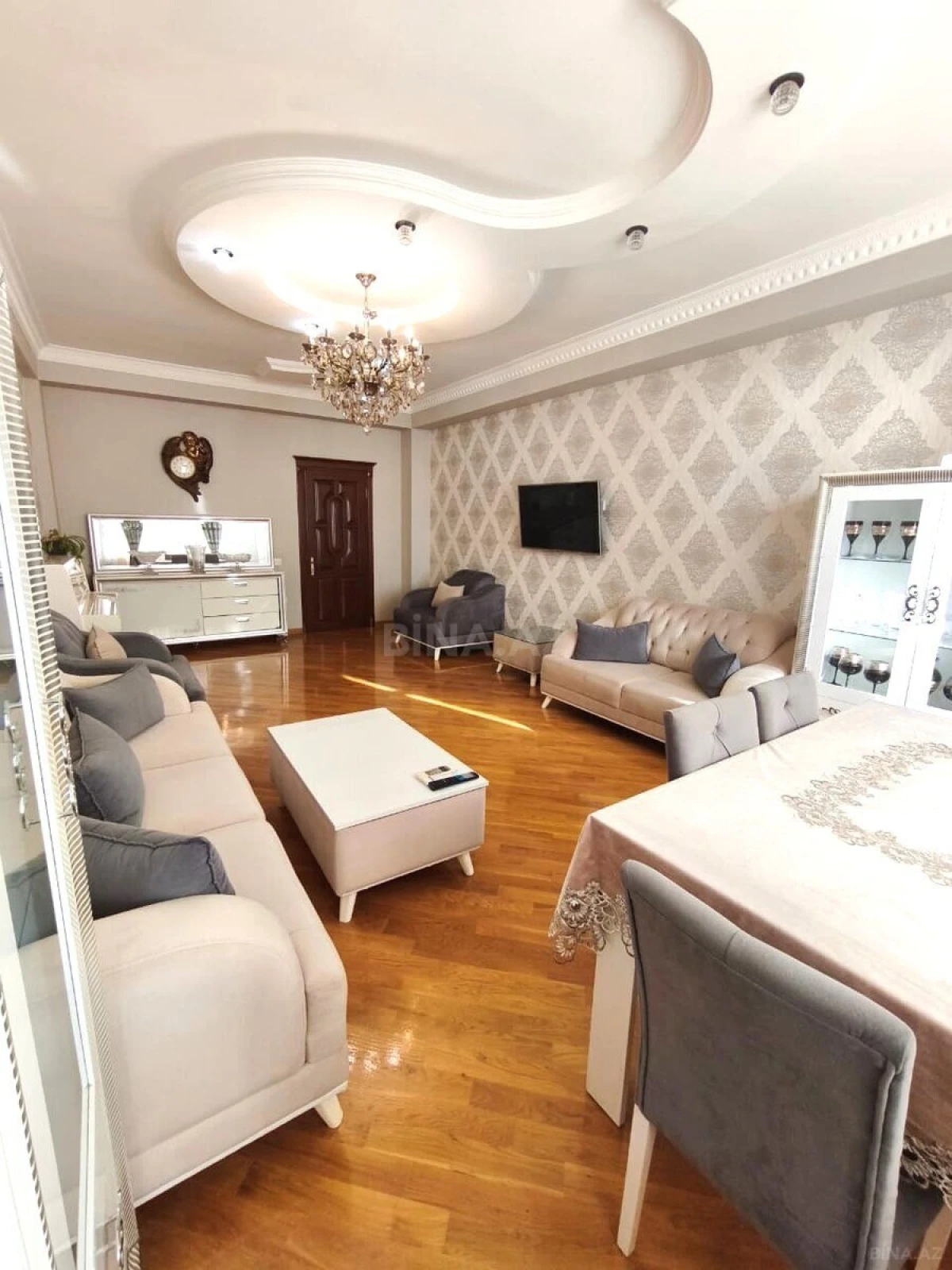 Satılır 3 otaqlı mənzil 108 m²