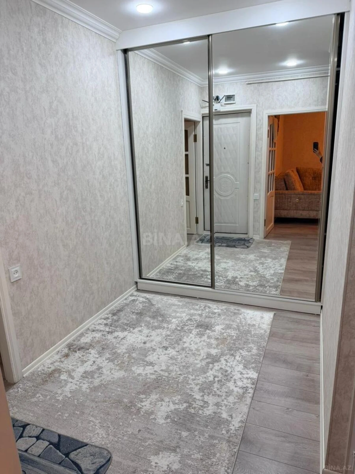 Satılır 2 otaqlı mənzil 65 m²