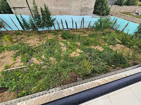 Satılır 11 otaqlı həyət evi 450 m²