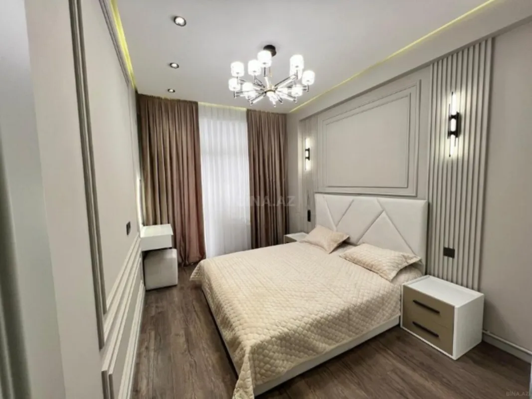 Satılır 4 otaqlı mənzil 193 m²