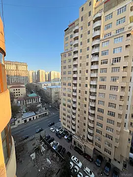 Satılır 3 otaqlı mənzil 175 m² — Bakı 3 otaq 175.00 m²