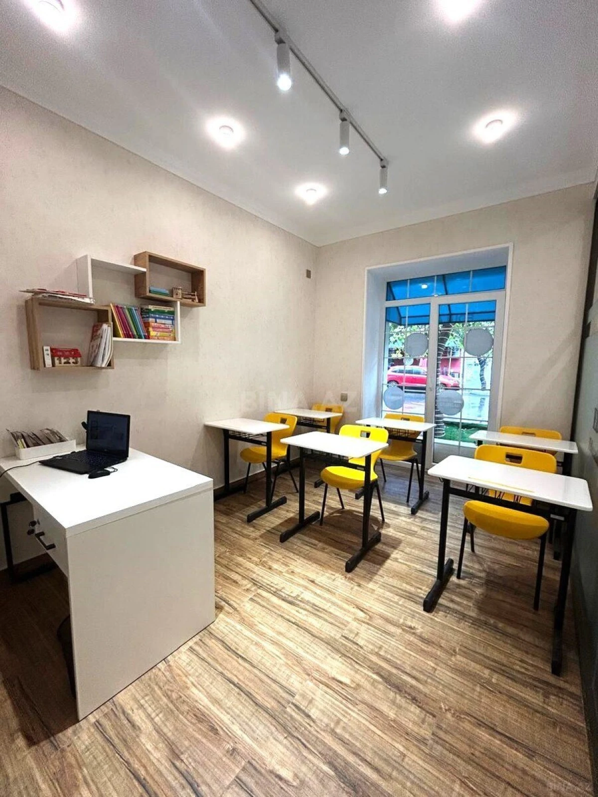 Kirayə verilir 4 otaqlı ofis 100 m²