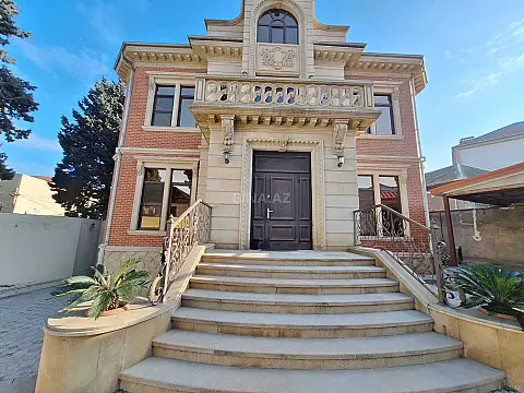 Satılır 4 otaqlı həyət evi 420 m²