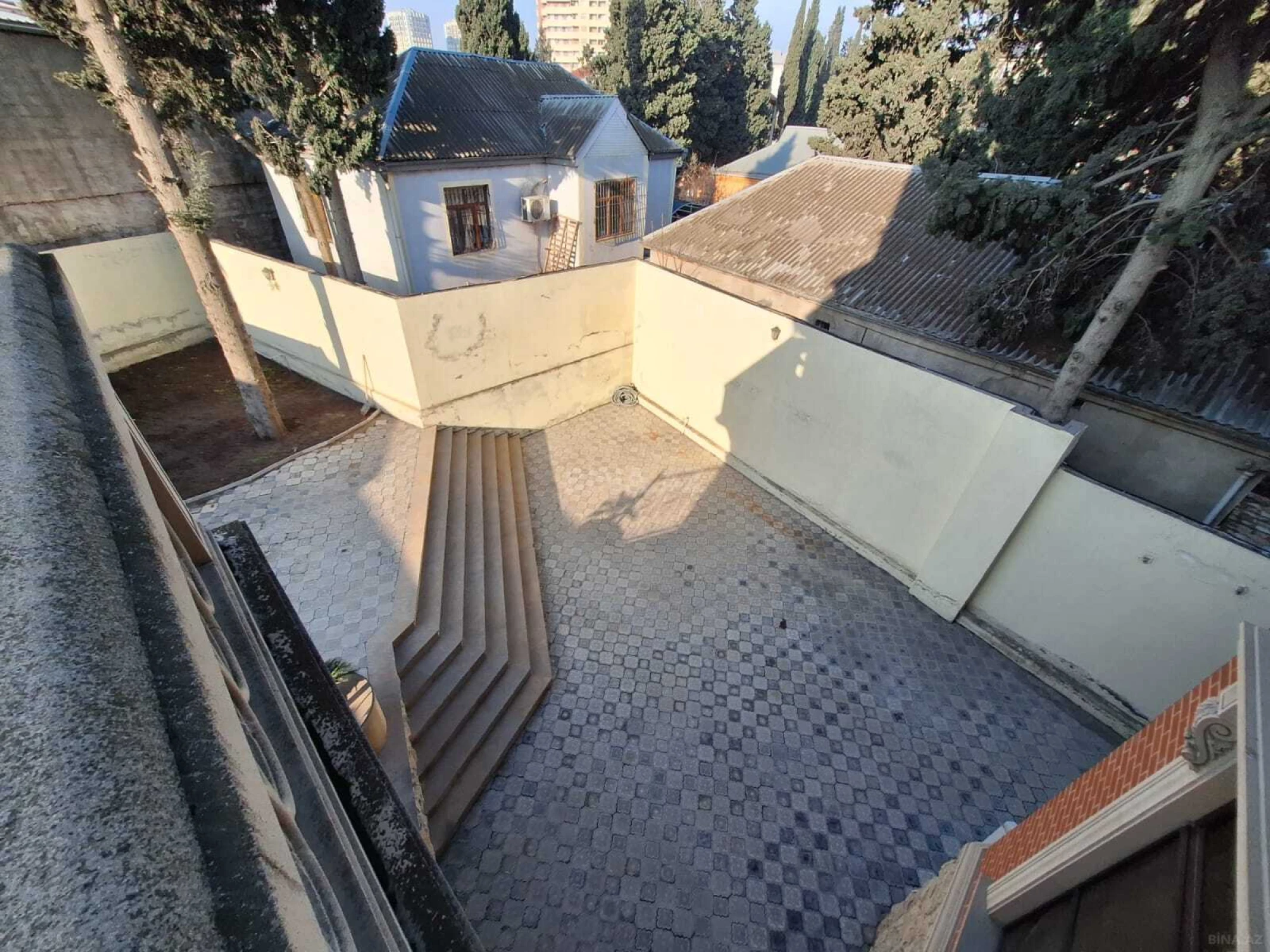 Satılır 4 otaqlı həyət evi 420 m²