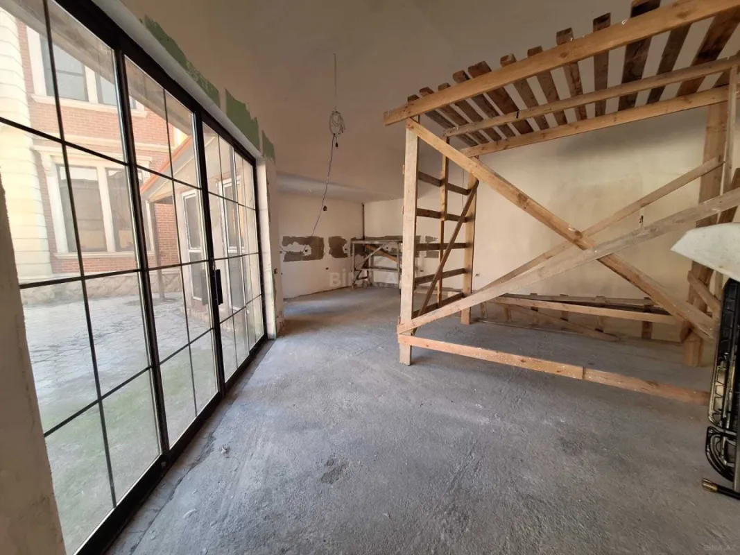 Satılır 4 otaqlı həyət evi 420 m²