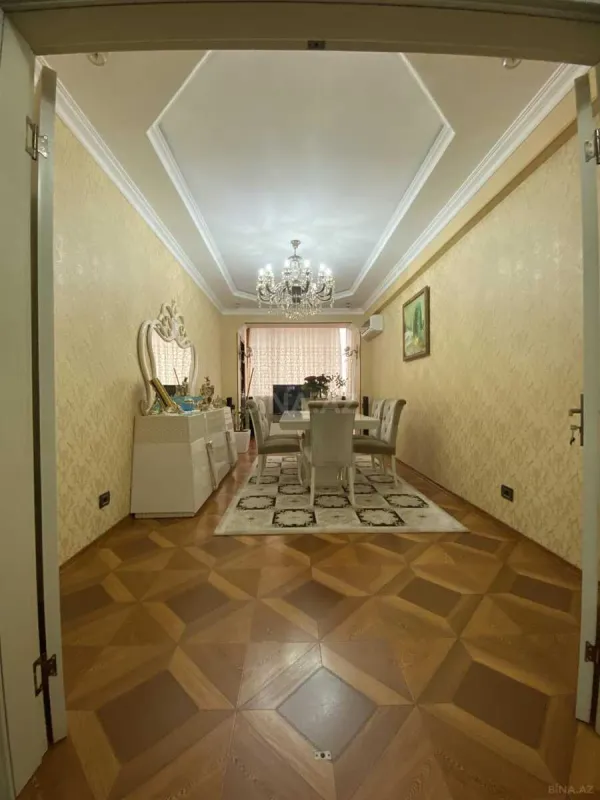 Satılır 3 otaqlı mənzil 139 m²