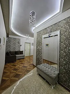 Satılır 3 otaqlı mənzil 139 m²