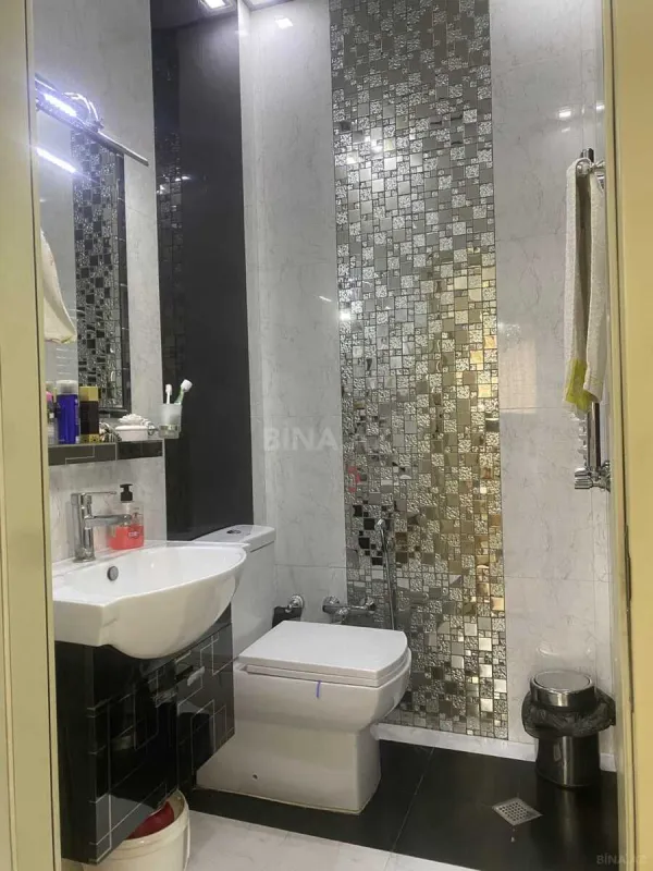 Satılır 3 otaqlı mənzil 139 m²