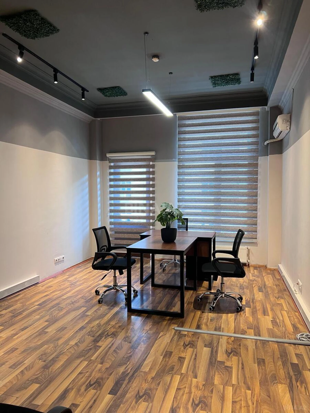 Kirayə verilir 4 otaqlı ofis 120 m²