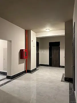 Satılır 5 otaqlı mənzil 203.9 m²