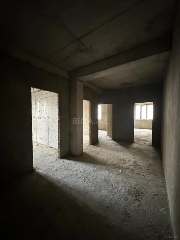 Satılır 5 otaqlı mənzil 203.9 m²