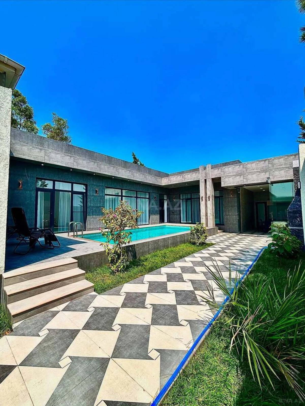 Kirayə verilir 4 otaqlı həyət evi 180 m²