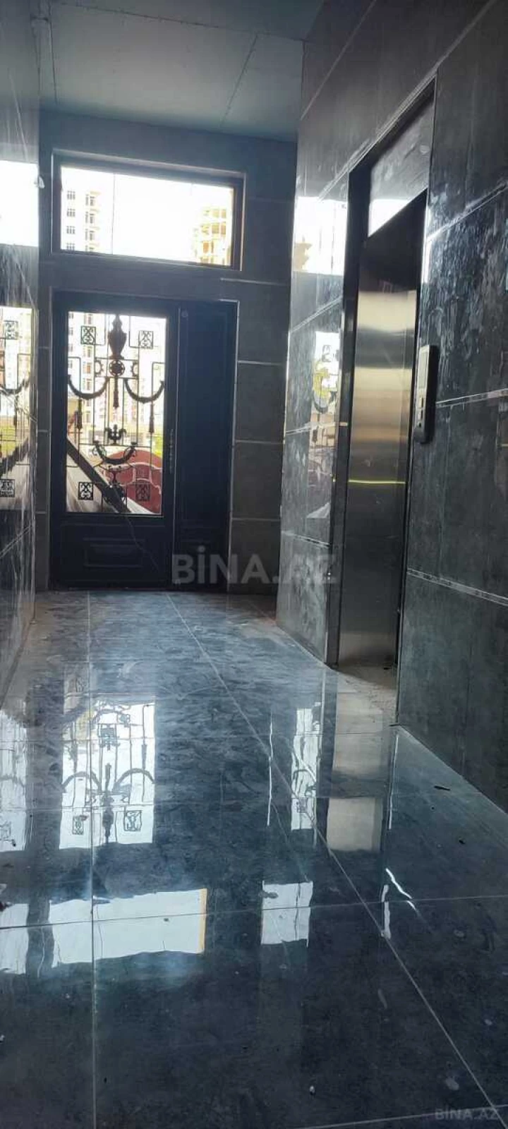 Satılır 3 otaqlı mənzil 173.7 m²