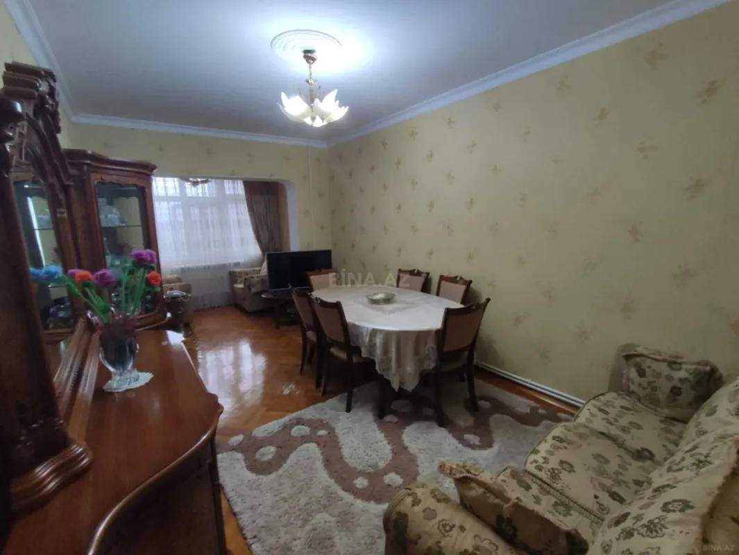 Satılır 4 otaqlı mənzil 100 m²