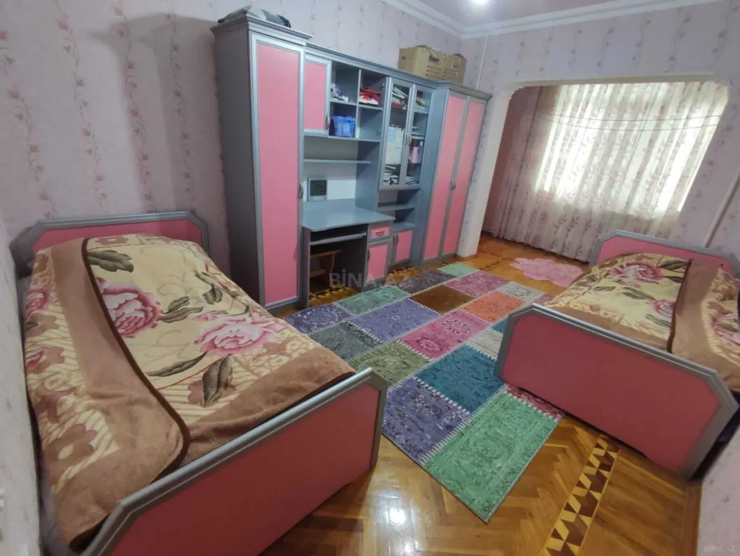 Satılır 4 otaqlı mənzil 100 m²