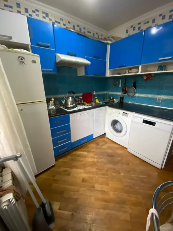 Satılır 4 otaqlı mənzil 105 m²